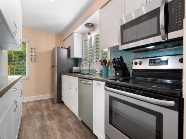 Charming Beach Retreat in Holmes Beach with Private Pool